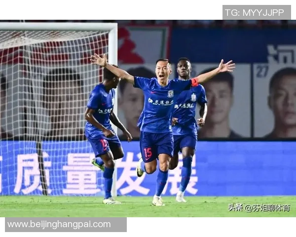 上海绿地申花与国安激战正酣谁将赢得这场足球巅峰对决 上海绿地申花与国安激战正酣谁将赢得这场足球巅峰对决