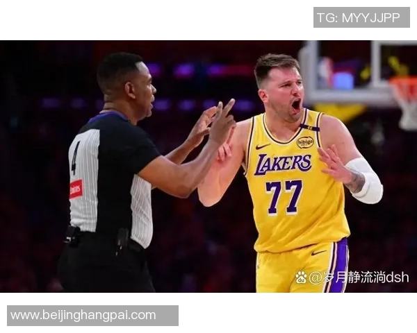 周一303热火与火箭激战一触即发谁能在NBA赛场上笑到最后